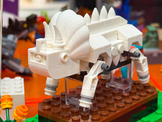 Fototapeta premium White LEGO dinosaur model on display