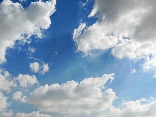 Naklejka premium blue sky with clouds