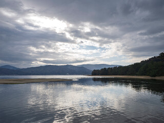 冬空を映す水鏡・静寂の宮津湾