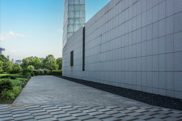 Fototapeta premium Modern Minimalism: Capturing the Serenity of Urban Architecture and Green Spaces