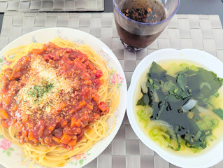 トマトソースたっぷり家庭風ミートパスタ定食