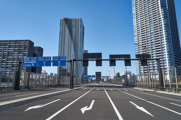 東京都　環二通り　月島警察署前交差点の景色 © osap1111