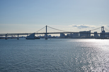 Naklejka premium 東京都 晴海客船ターミナルからのレインボーブリッジの眺め