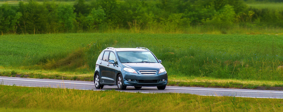 SUV style MPV minivan with modern exterior design