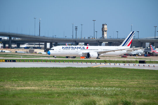 Air France aircraft Boeing 787-9 Dreamliner taxiing to take off at the Dallas Fort Worth International Airport (DFW).