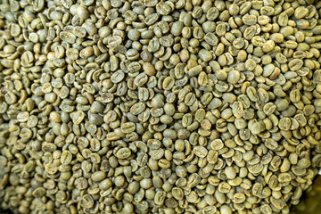 Artisan Coffee Roasting – Fresh Coffee Beans in a Modern Roastery