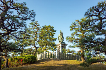 石川県小松市にある芦城公園の前田利常公の銅像
