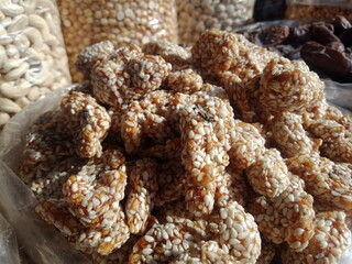 mixed nuts and dried fruits