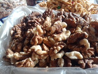 mixed nuts and dried fruits