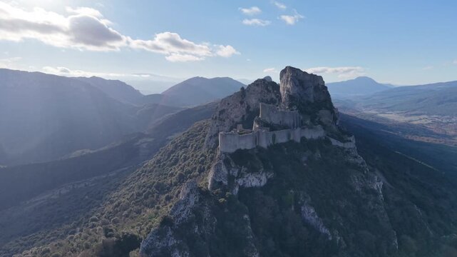 Ch&acirc;teau de Peyrepertuse dans l'Aude en France	