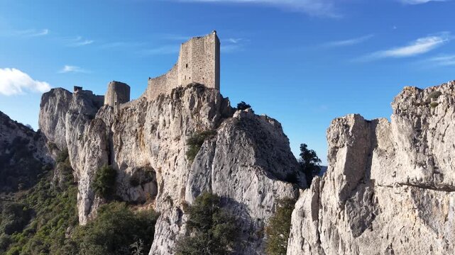 Ch&acirc;teau de Peyrepertuse dans l'Aude en France	
