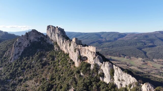 Ch&acirc;teau de Peyrepertuse dans l'Aude en France	