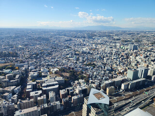 Fototapeta premium 上空から見下ろしたみなとみらいの街並みと海