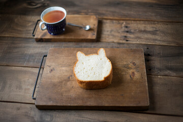 猫の形のパン_紅茶