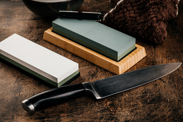 Sharpening knives with grindstones