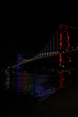 Obraz premium Ponte Hercílio Luz Iluminada Noite Florianópolis SC