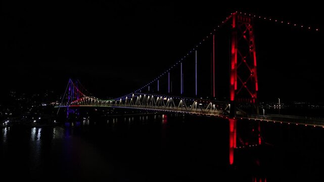 Ponte Herc&iacute;lio Luz Iluminada Noite Florian&oacute;polis SC