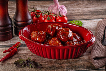 Beef meatballs with tomato sauce