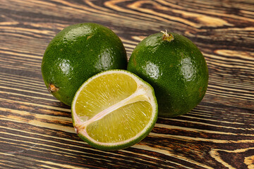 Ripe ggeen juicy lime heap