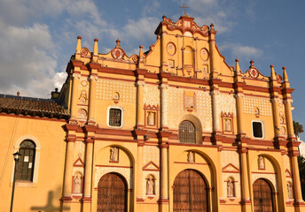Fototapeta premium Eglise&nbsp;baroque à&nbsp;San&nbsp;Cristobal&nbsp;de&nbsp;Las&nbsp;Casas&nbsp;au Mexique