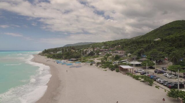 Para&iacute;so es un municipio ubicado en la provincia de Barahona, en Rep&uacute;blica Dominicana. Est&aacute; ubicado en la regi&oacute;n geogr&aacute;fica de la Sierra de Bahoruco.