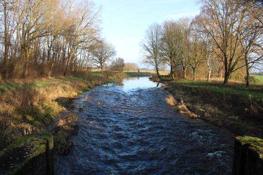 W&uuml;mme barrage near Sagehorn - Hiking between Ottersberg, Fischerhude and Sagehorn along the W&uuml;mme river delta in winter