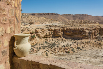 dzban na tle gór-Tunezja