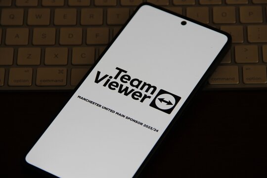 TeamViewer - Software de acesso e controle remoto que permite conectar e controlar computadores, servidores e outros dispositivos (Windows, macOS, Linux, iOS, Android) de qualquer lugar.