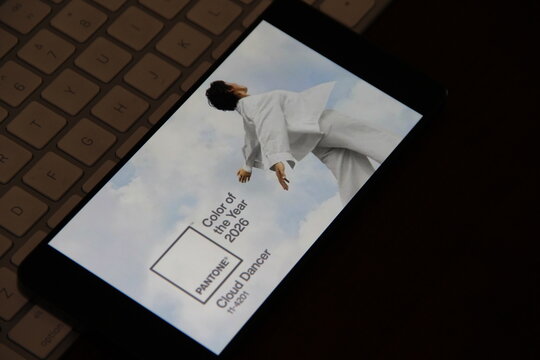 PANTONE Color 2026 - Cloud Dancer - 11-4201 TCX