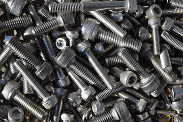 たくさんのボルトとネジ類
