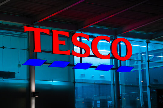 Tesco Supermarket Logo, Tesco Superstore Shop, Hypermarket Store, Earl&rsquo;s Court, London, UK &ndash; 14 December 2025