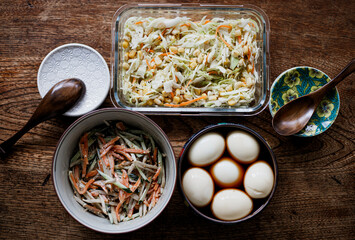 家庭的な作り置きおかず3品　コールスロー・ごぼうサラダ・味玉