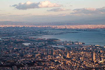 摩耶山から見下ろす神戸市街と大阪方面の夕景