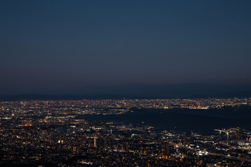 摩耶山から見下ろす神戸市街と大阪方面の夜景