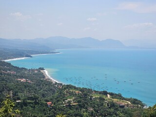 Obraz premium view of the sea and mountains
