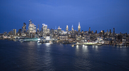 Obraz premium New York skyline. Manhattan night view. NYC skyline with Hudson landscape.