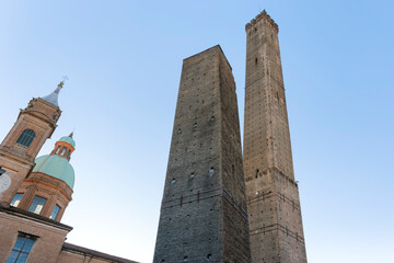 Two towers Asinelli and Garisenda in Bologna, Emilia-Romagna, Italy © xamnex