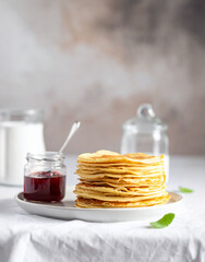 cr&ecirc;pes &agrave; la confiture