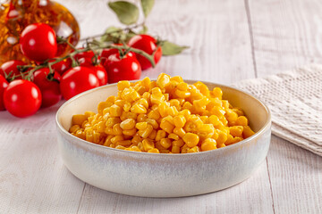 Yellow sweet canned corn grain