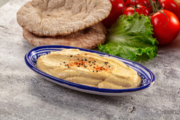 Arabic chickpea hummus with pita