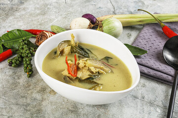 Thai green chicken curry with coconut