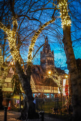 Obraz premium Chester city centre in the blue hour before chirstmas