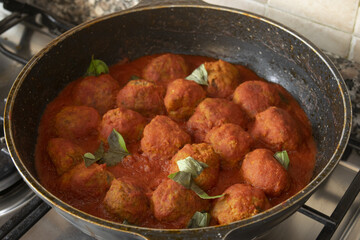 italian meatballs in tomato sauce