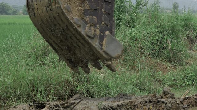Powerful JCB Crane in Action - Digging Deep in the Wild