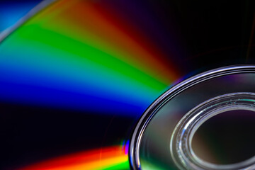 データ保存媒体に見られるカラフルな光の反射