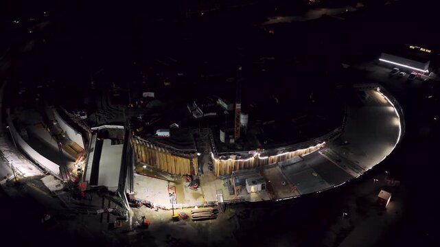 Nachtschicht auf der Baustelle 