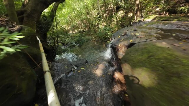 Cascace celeste en monta&ntilde;a