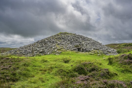 Megalith grave of, Carrowkeel, Templevanny, County Sligo, Ireland