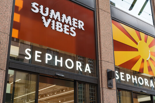 Sephora store entrance with summer vibes theme and bold design