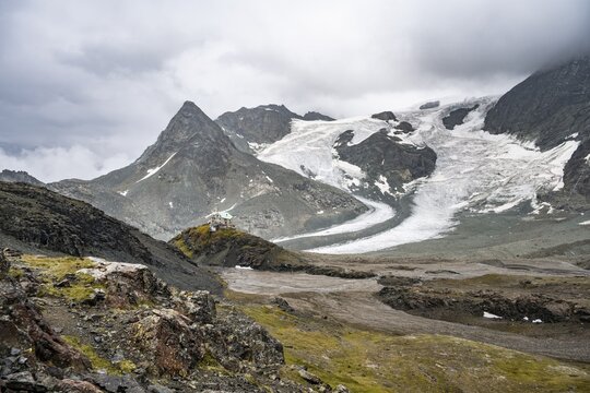 Mountain hut Cabane des Dix, mountain landscape, behind glacier Glacier de Cheilon, Valais, Western Alps, Switzerland